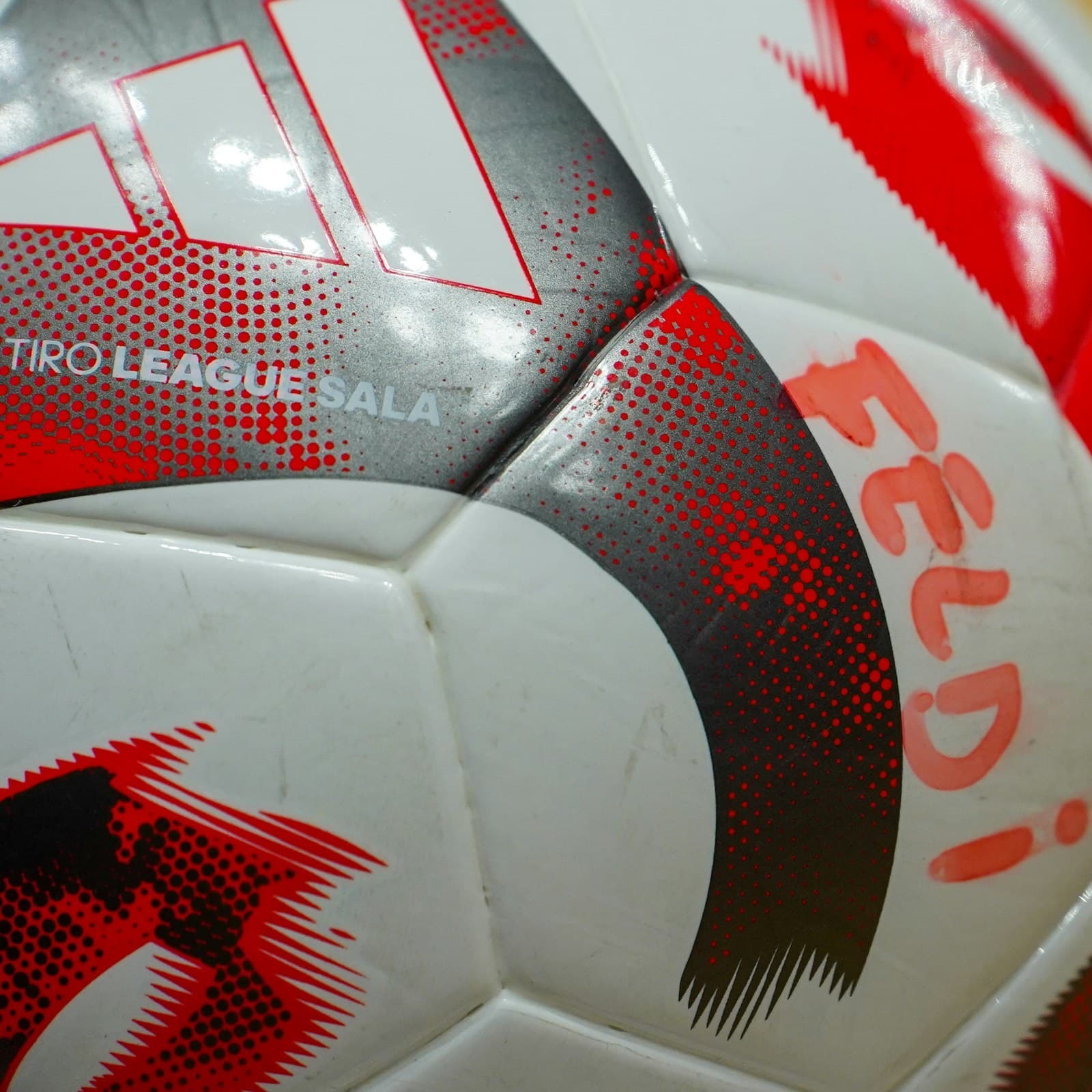 Bóng futsal nảy thấp cỡ 4